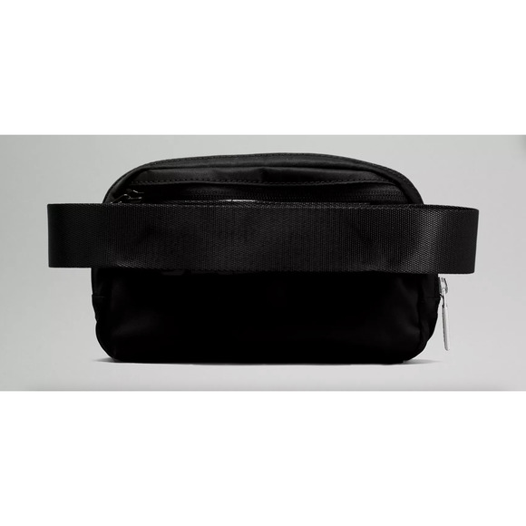 LULULEMON Everywhere Belt Bag Black 1L NWT LU9AX2S - Picture 2 of 6